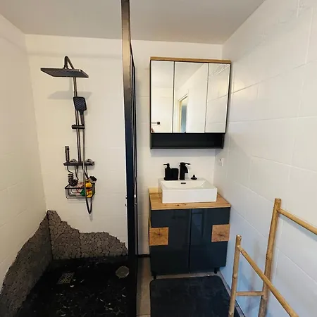 Magnifique Avec Terrasse Et Jardin Nice